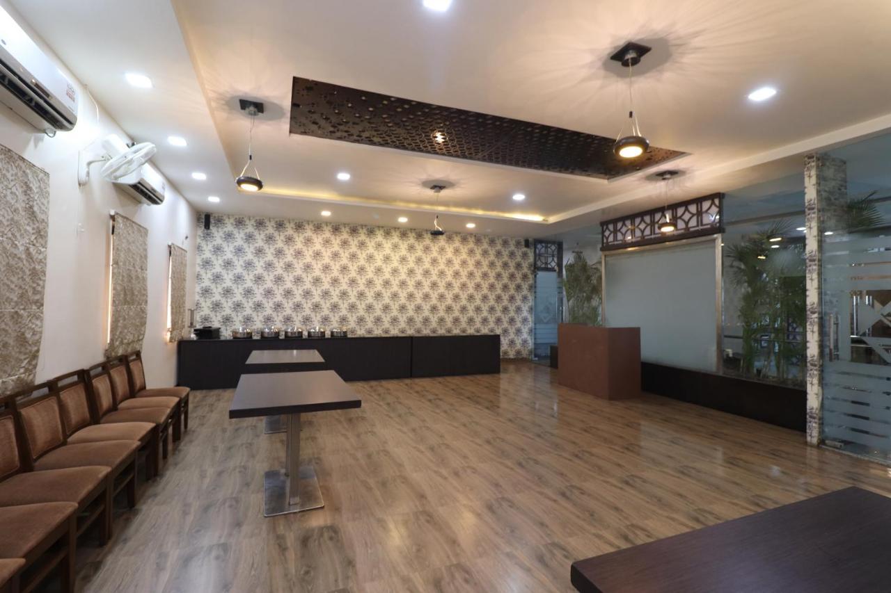Oyo 29382 Golden Laurel Inn Deoria (Uttar Pradesh) Exterior photo