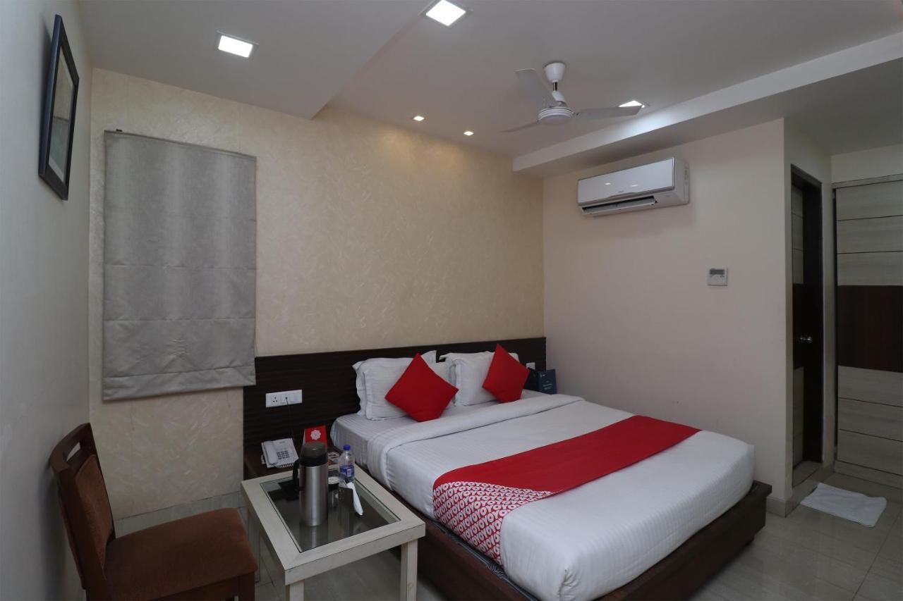 Oyo 29382 Golden Laurel Inn Deoria (Uttar Pradesh) Exterior photo